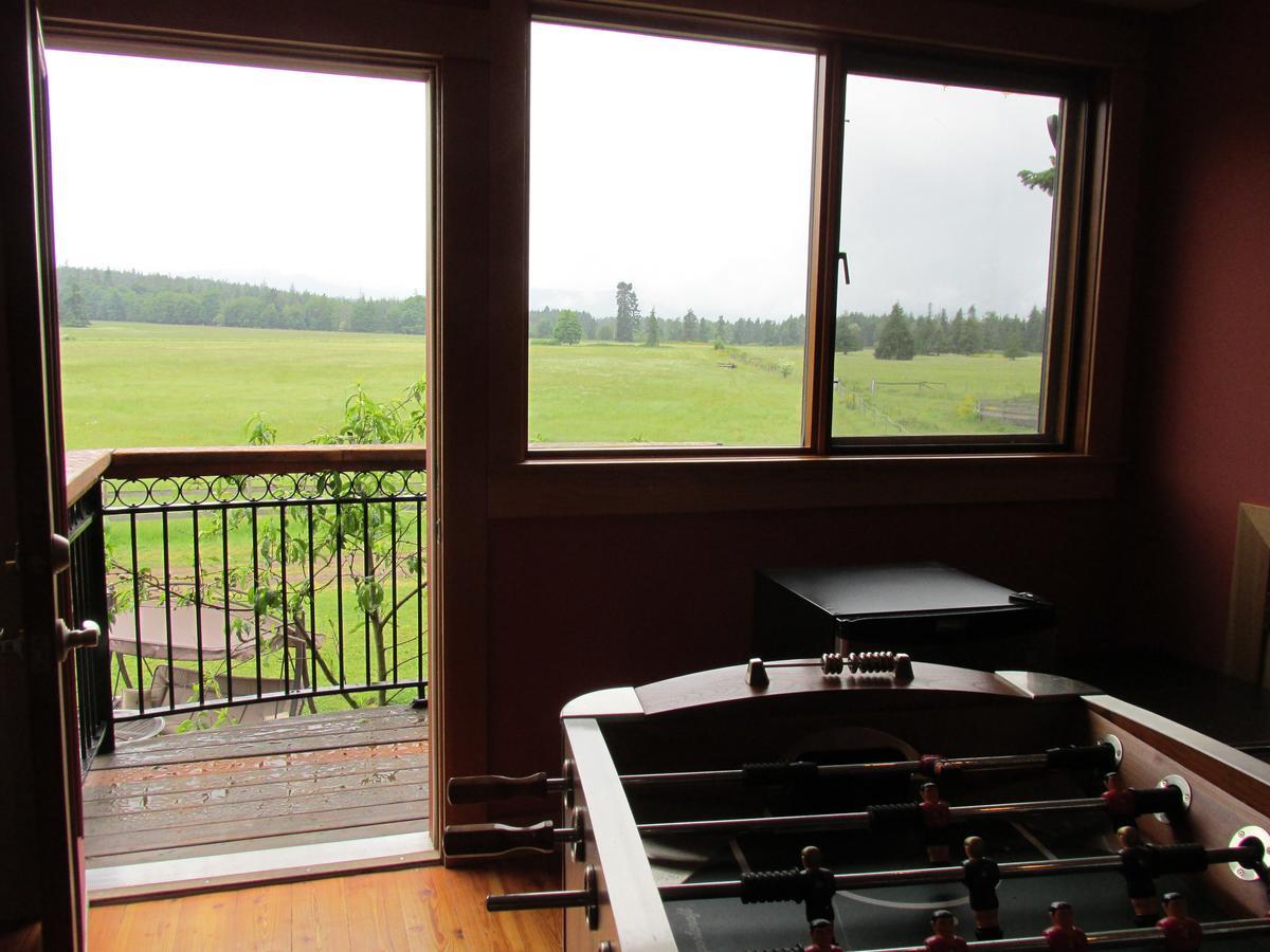 Paradise Acres Ranch Nanoose Bay Екстериор снимка